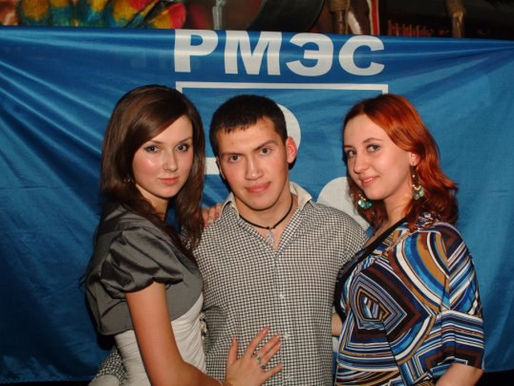 Сотрудник спецслужб в компании Анжелики Мельниковой — подробности