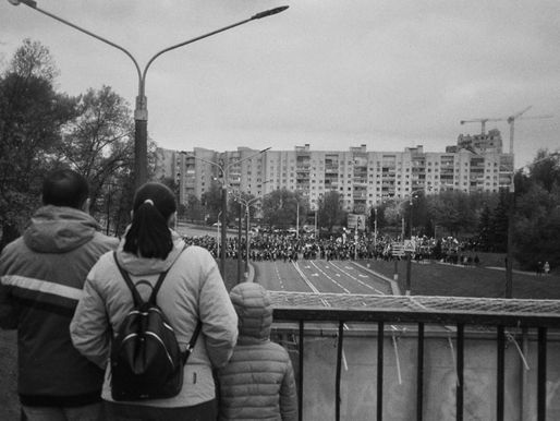 Каждый 3-й минчанин готов уехать из Беларуси из-за политики